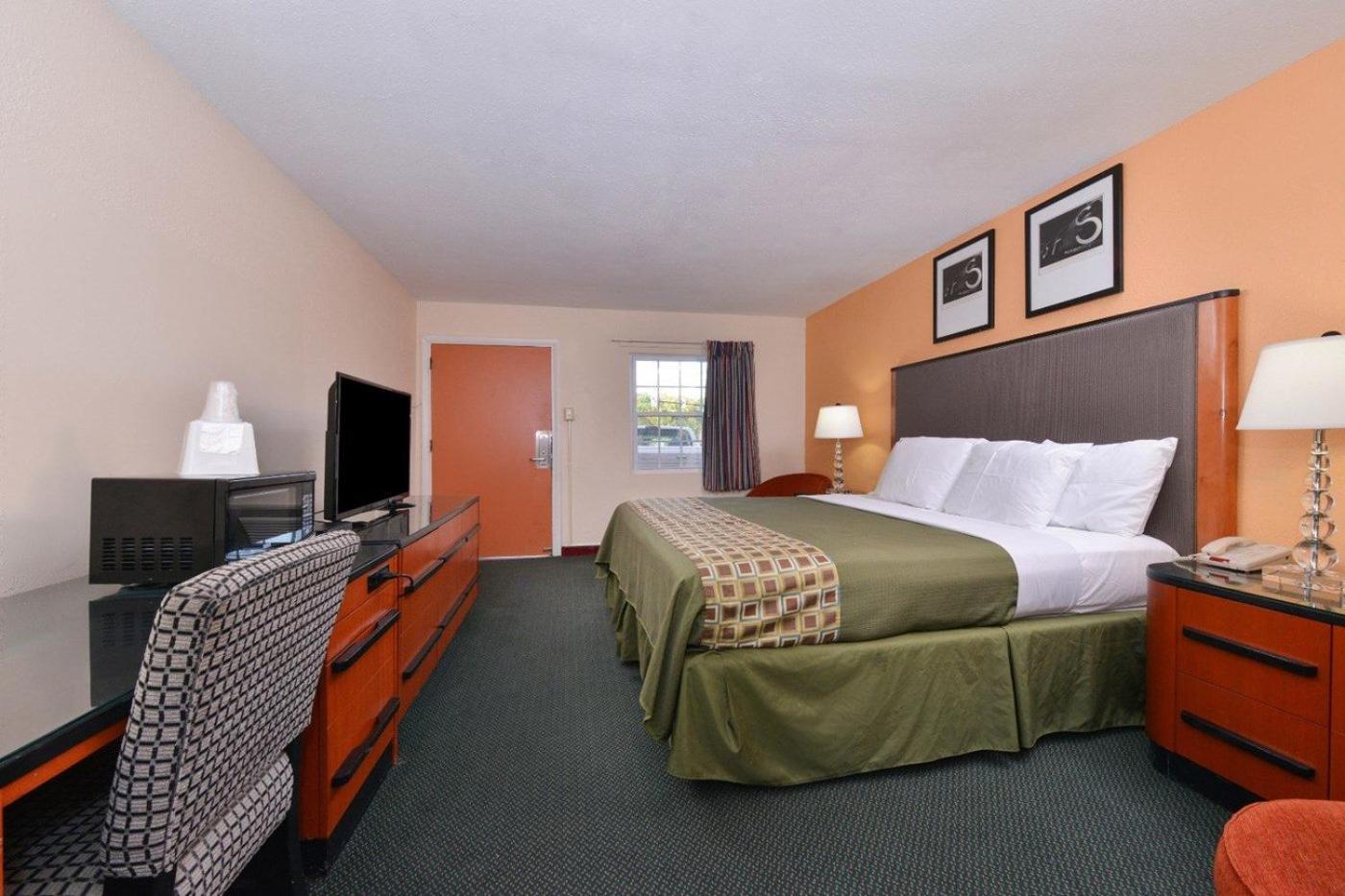 Media Inn & Suites Extérieur photo