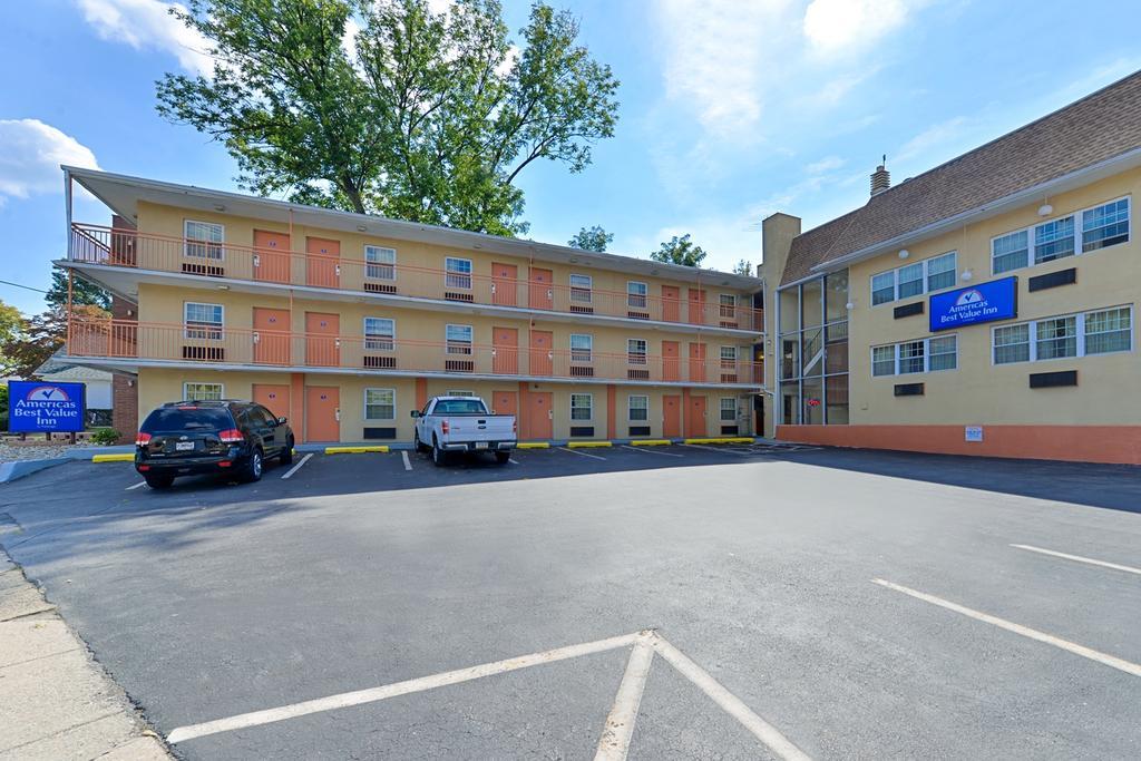 Media Inn & Suites Extérieur photo