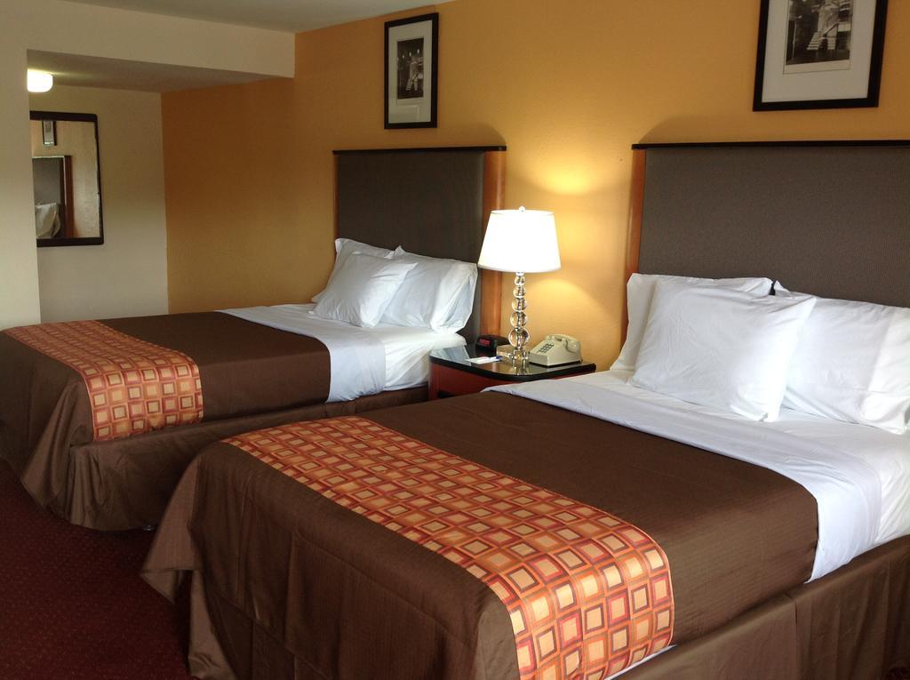 Media Inn & Suites Extérieur photo