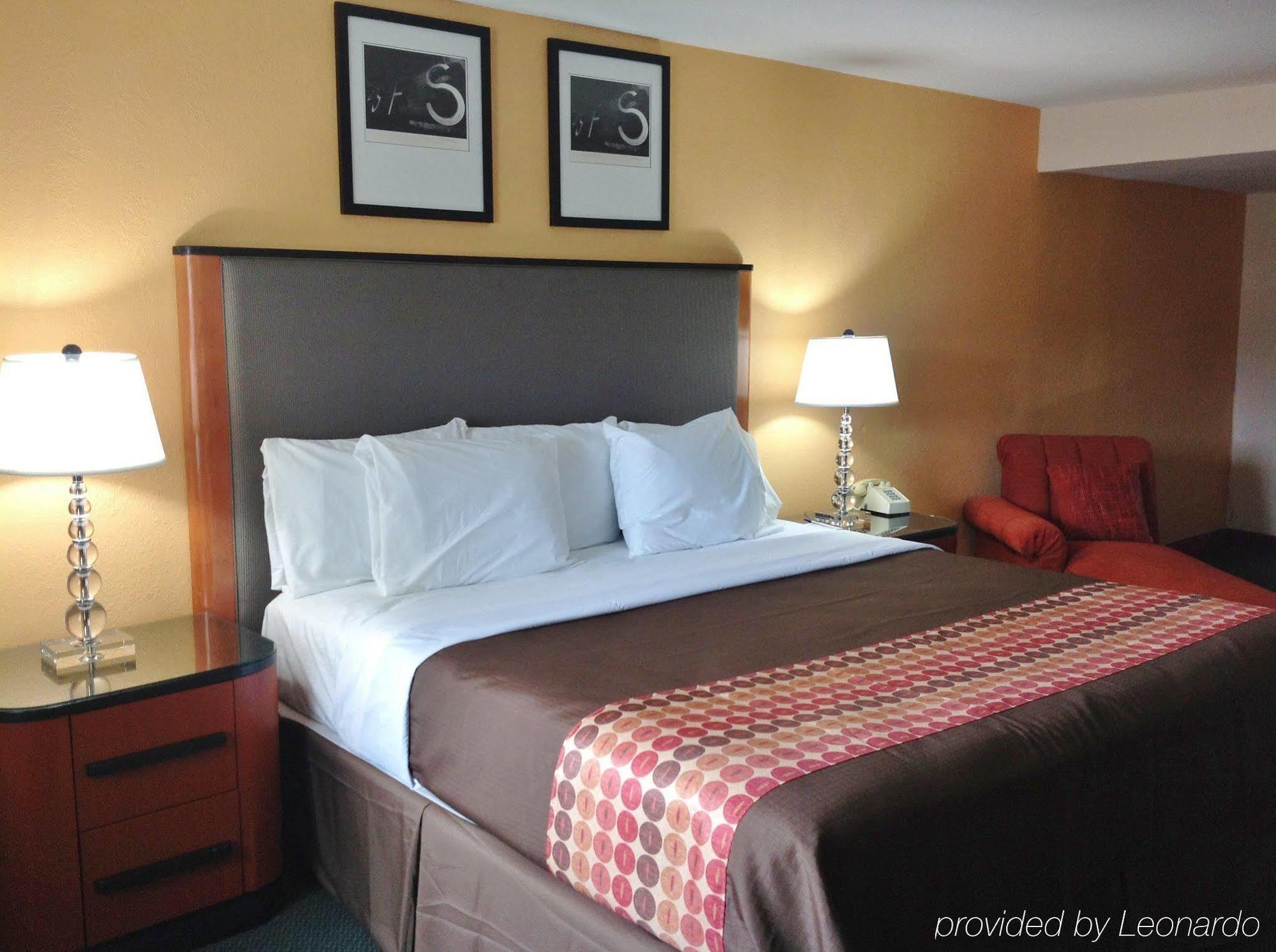 Media Inn & Suites Extérieur photo