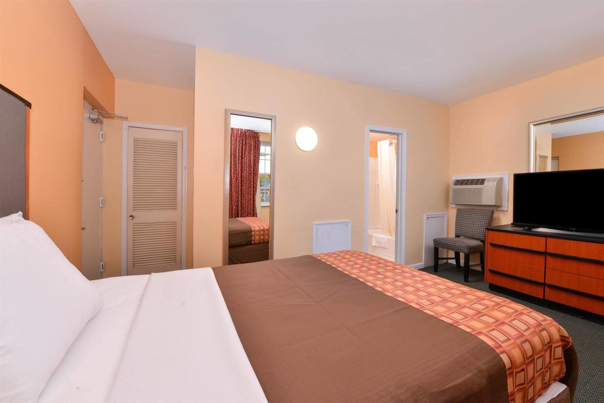 Media Inn & Suites Extérieur photo