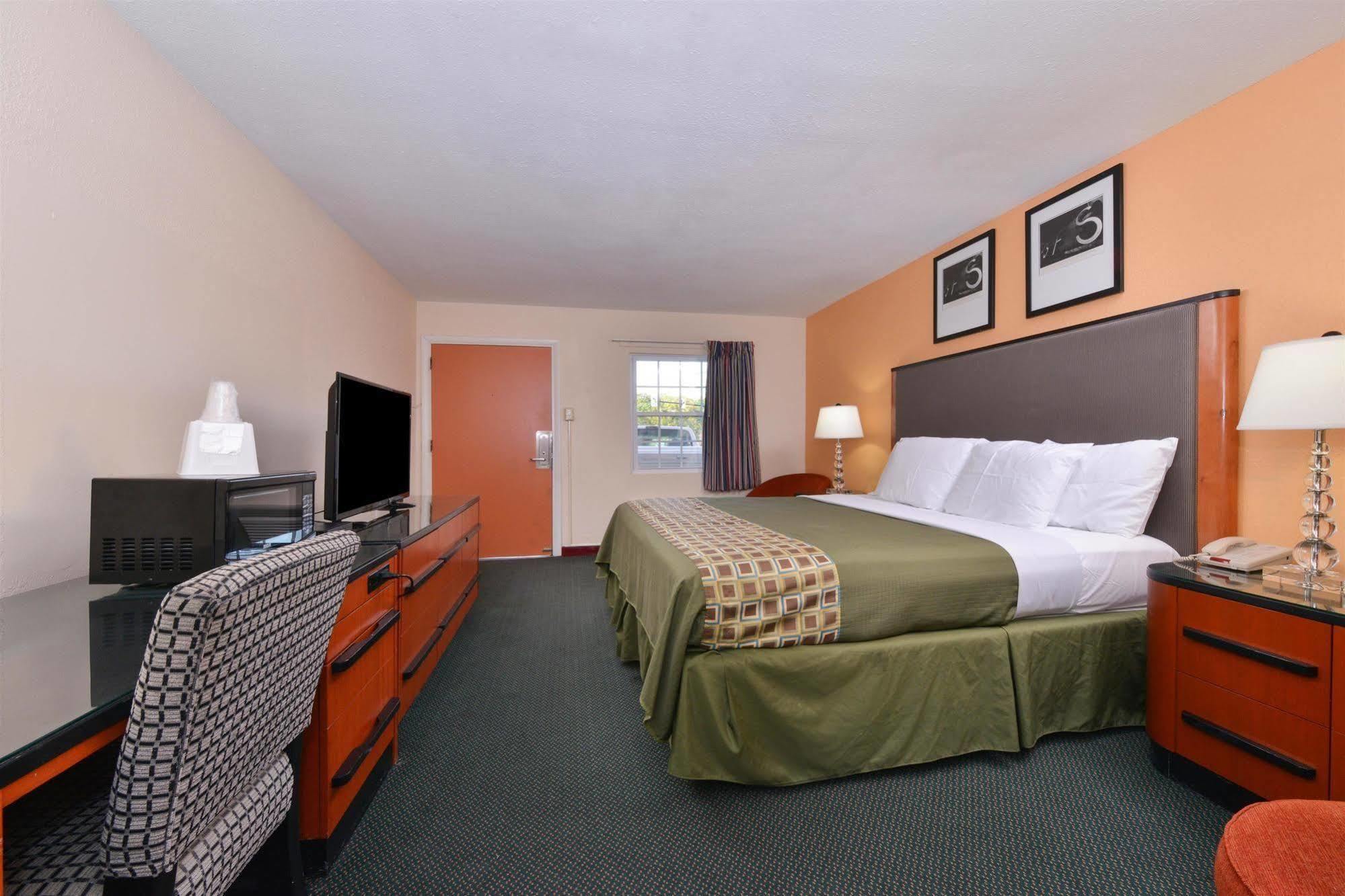 Media Inn & Suites Extérieur photo