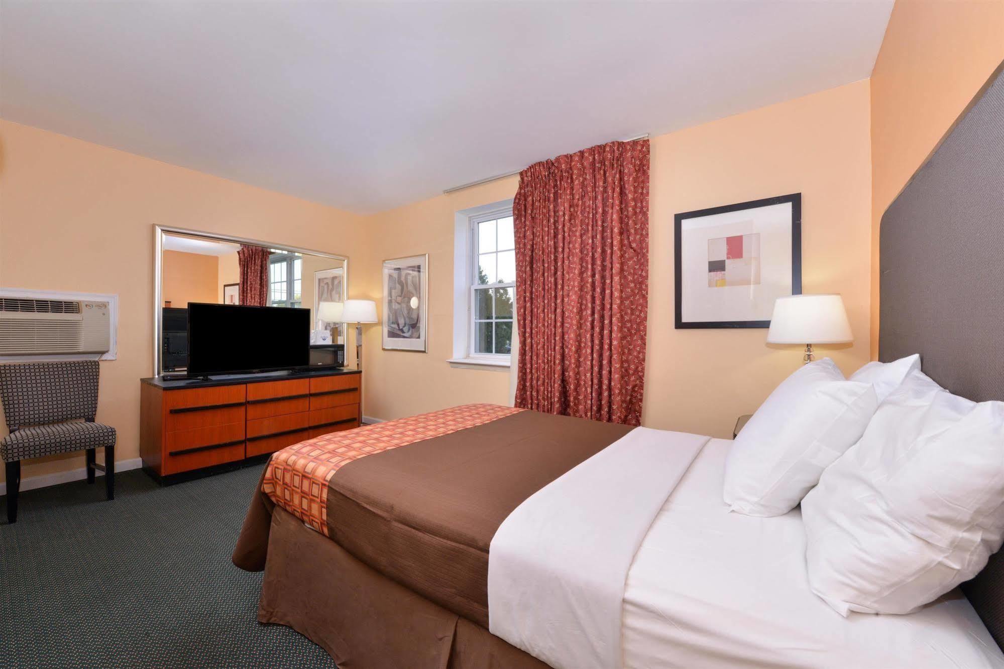 Media Inn & Suites Extérieur photo